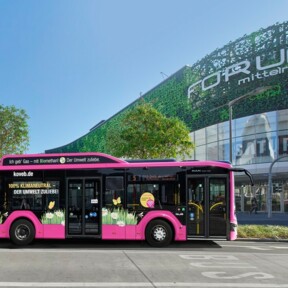 koveb Bus am Zentralplatz vor Forum Confluentes und Forum Mittelrhein © Gauls koveb Bus am Zentralplatz vor Forum Confluentes und Forum Mittelrhein © Gauls